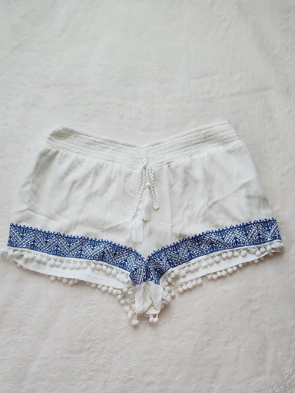 White Pom-Pom Trim Boho Shorts with Blue Embroidered Border, Sz XL